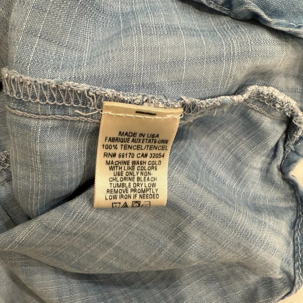 Cloth & Stone Chambray Sleeveless Button-down Shirt Medium - Picture 4 of 4